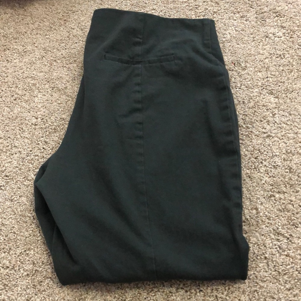 ❤️5 for $20❤️ Dark Green Work Capris